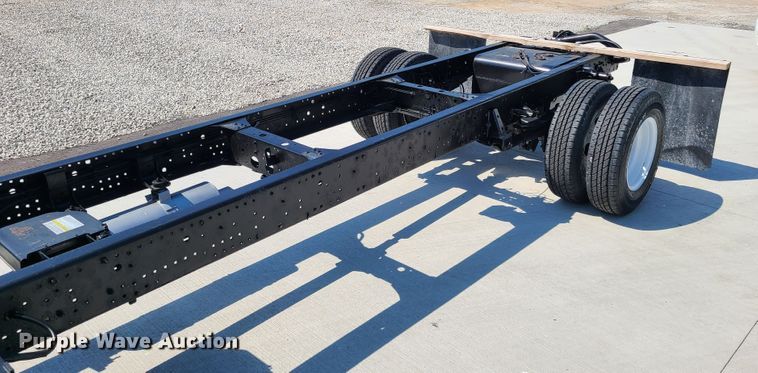 image for item DK4763 2006 Isuzu NPR  truck cab and chassis