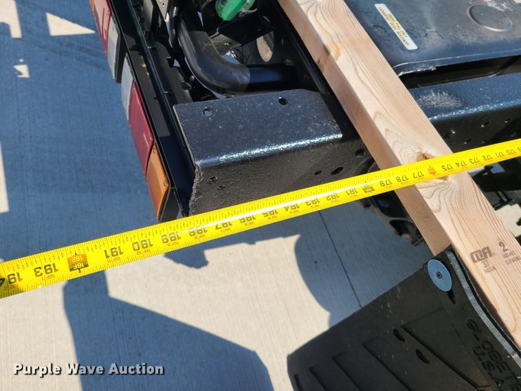 image for item DK4763 2006 Isuzu NPR  truck cab and chassis