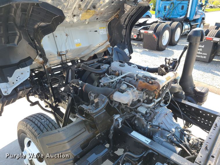 image for item DK4763 2006 Isuzu NPR  truck cab and chassis