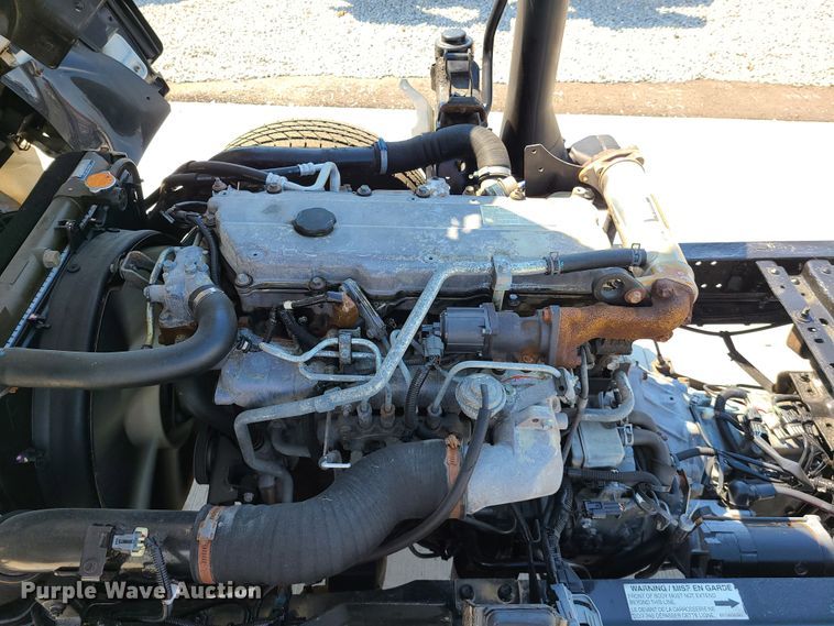 image for item DK4763 2006 Isuzu NPR  truck cab and chassis