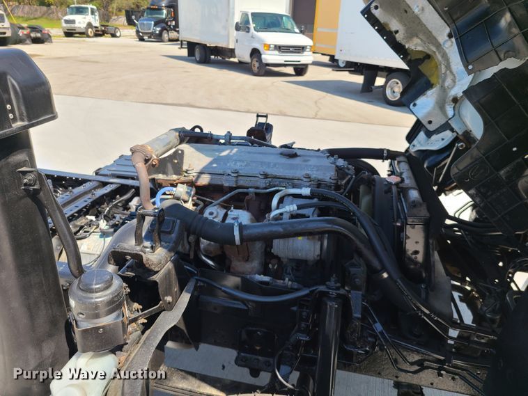 image for item DK4763 2006 Isuzu NPR  truck cab and chassis