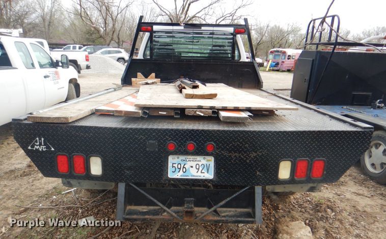 image for item DK5564 2000 Ford F350 Super Duty  flatbed pickup truck