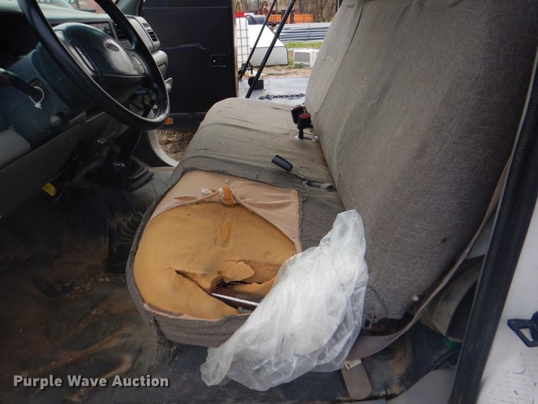 image for item DK5564 2000 Ford F350 Super Duty  flatbed pickup truck