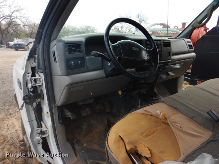 image for item DK5564 2000 Ford F350 Super Duty  flatbed pickup truck