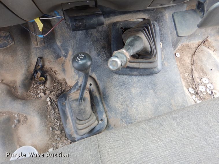 image for item DK5564 2000 Ford F350 Super Duty  flatbed pickup truck