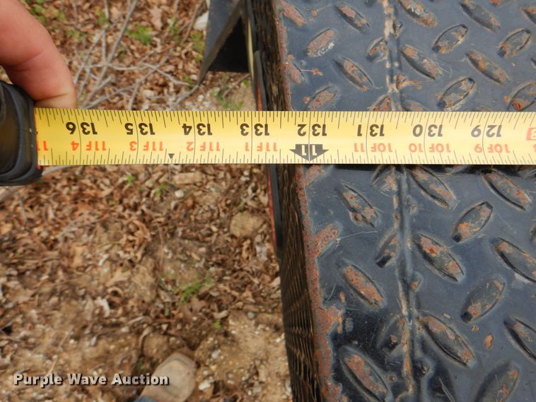 image for item DK5564 2000 Ford F350 Super Duty  flatbed pickup truck