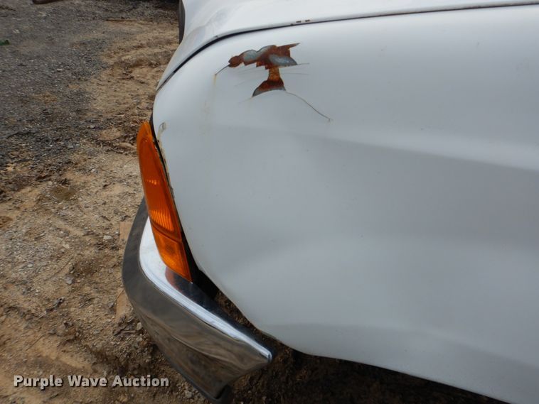 image for item DK5564 2000 Ford F350 Super Duty  flatbed pickup truck