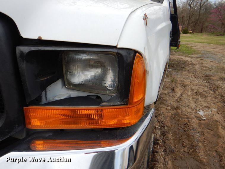 image for item DK5564 2000 Ford F350 Super Duty  flatbed pickup truck