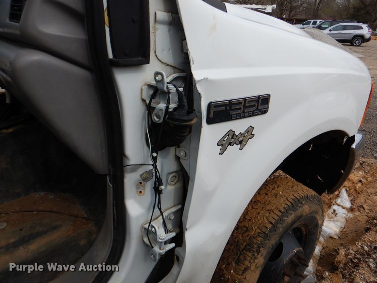 image for item DK5564 2000 Ford F350 Super Duty  flatbed pickup truck