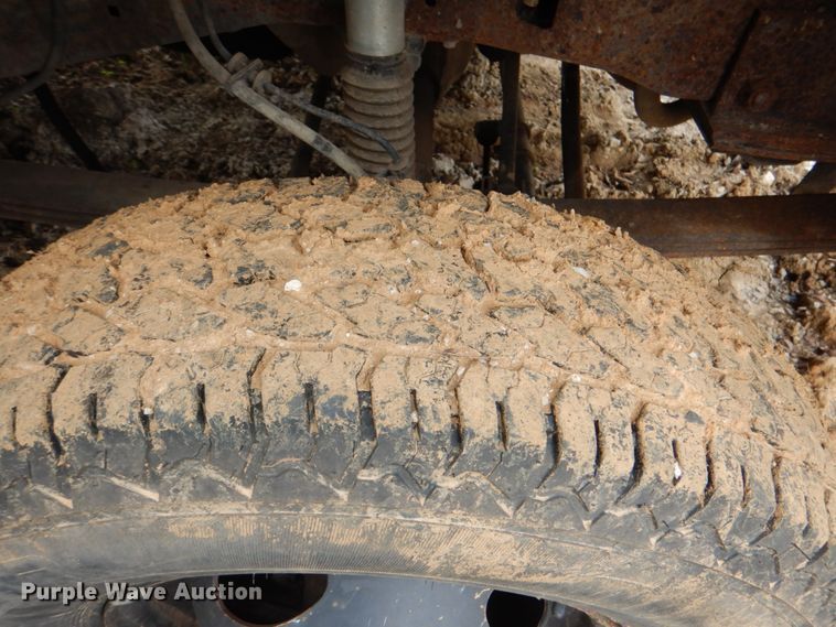 image for item DK5564 2000 Ford F350 Super Duty  flatbed pickup truck