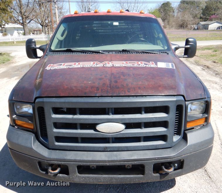 image for item DK5566 2006 Ford F350 Super Duty XL  Crew Cab flatbed pickup truck