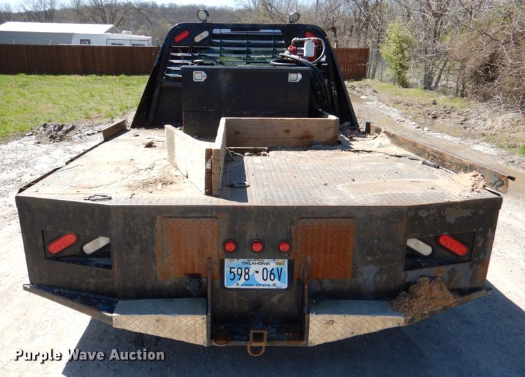 image for item DK5566 2006 Ford F350 Super Duty XL  Crew Cab flatbed pickup truck