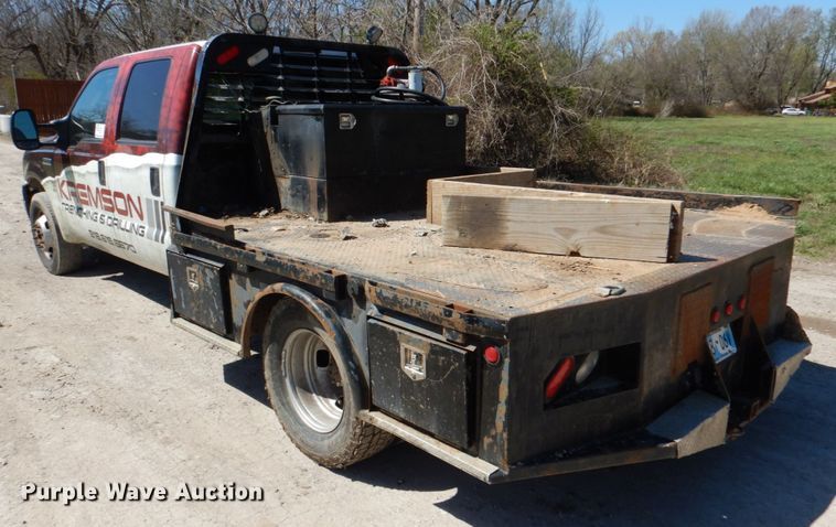 image for item DK5566 2006 Ford F350 Super Duty XL  Crew Cab flatbed pickup truck