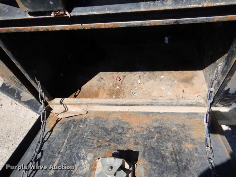 image for item DK5566 2006 Ford F350 Super Duty XL  Crew Cab flatbed pickup truck