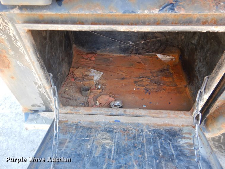 image for item DK5566 2006 Ford F350 Super Duty XL  Crew Cab flatbed pickup truck