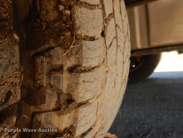 image for item DK5566 2006 Ford F350 Super Duty XL  Crew Cab flatbed pickup truck