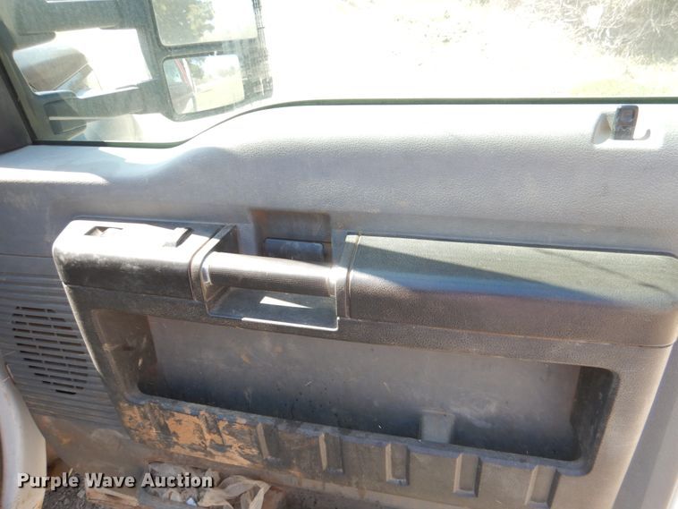 image for item DK5567 2014 Ford F450 Super Duty  flatbed truck