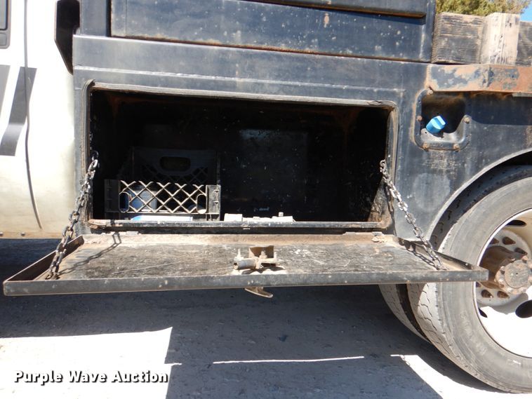 image for item DK5567 2014 Ford F450 Super Duty  flatbed truck