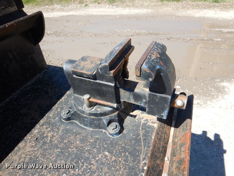 image for item DK5567 2014 Ford F450 Super Duty  flatbed truck