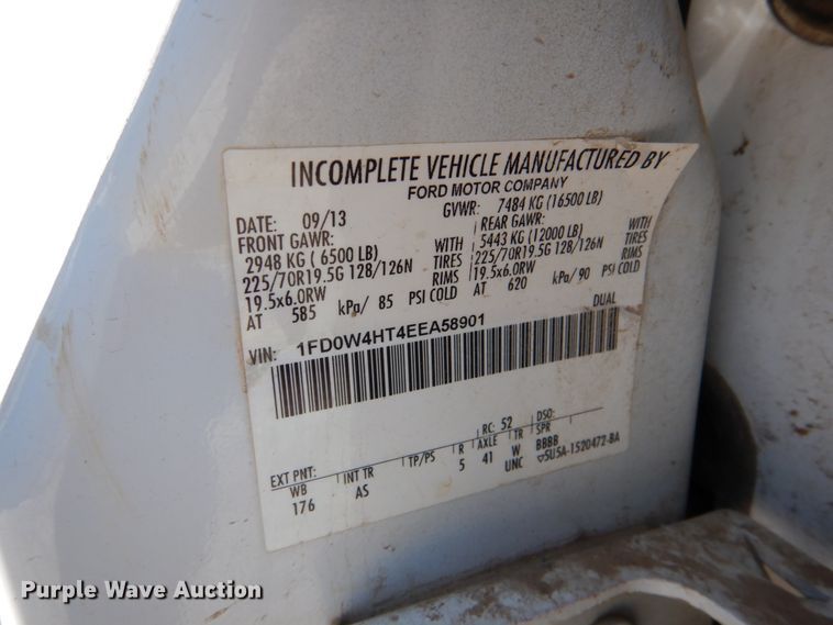 image for item DK5567 2014 Ford F450 Super Duty  flatbed truck