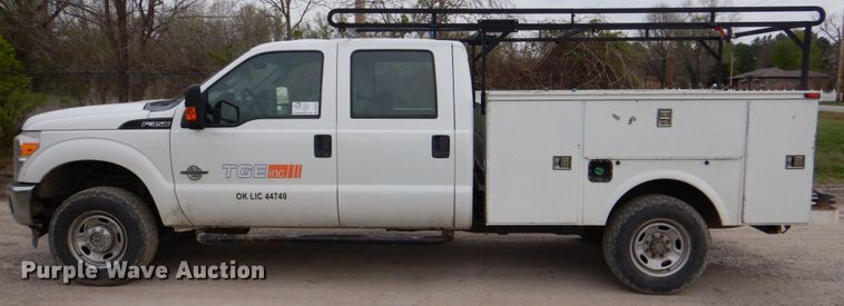 image for item DK5568 2011 Ford F350 Super Duty XL  Crew Cab utility bed pickup truck