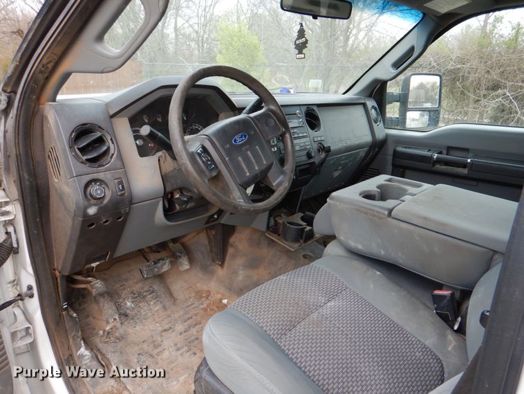 image for item DK5568 2011 Ford F350 Super Duty XL  Crew Cab utility bed pickup truck