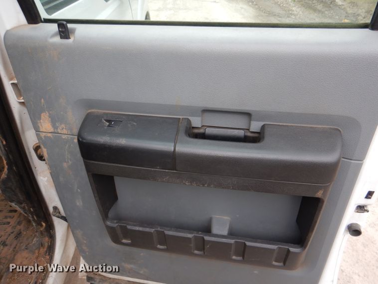 image for item DK5568 2011 Ford F350 Super Duty XL  Crew Cab utility bed pickup truck