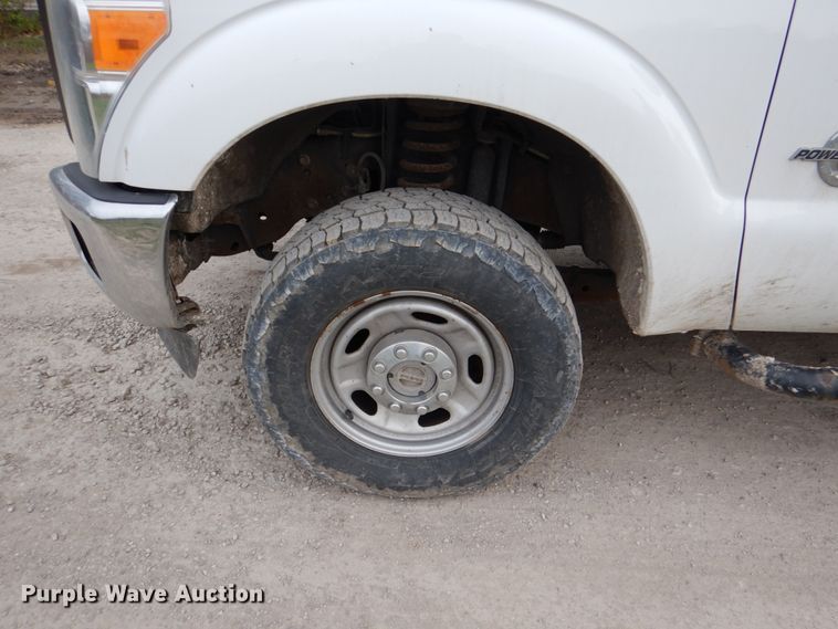 image for item DK5568 2011 Ford F350 Super Duty XL  Crew Cab utility bed pickup truck