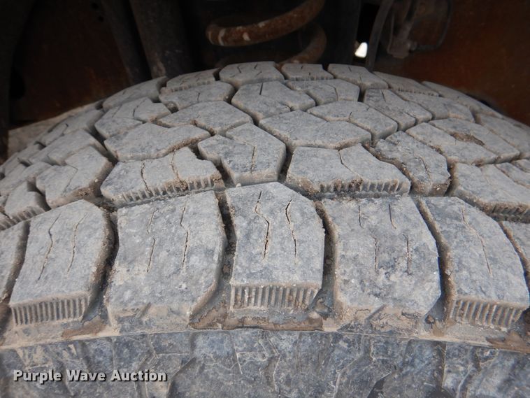 image for item DK5568 2011 Ford F350 Super Duty XL  Crew Cab utility bed pickup truck