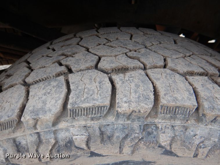 image for item DK5568 2011 Ford F350 Super Duty XL  Crew Cab utility bed pickup truck