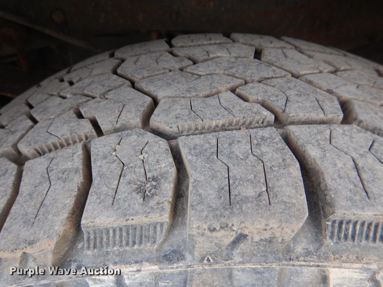 image for item DK5568 2011 Ford F350 Super Duty XL  Crew Cab utility bed pickup truck