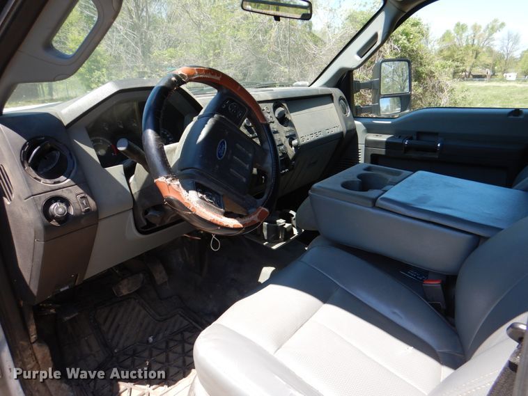 image for item DK5572 2016 Ford F550 Super Duty  Crew Cab flatbed truck