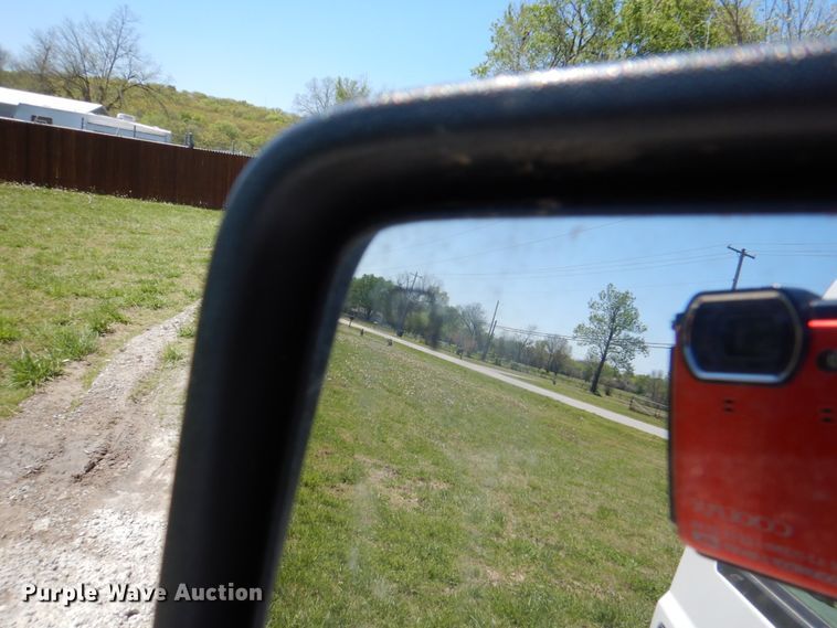 image for item DK5572 2016 Ford F550 Super Duty  Crew Cab flatbed truck