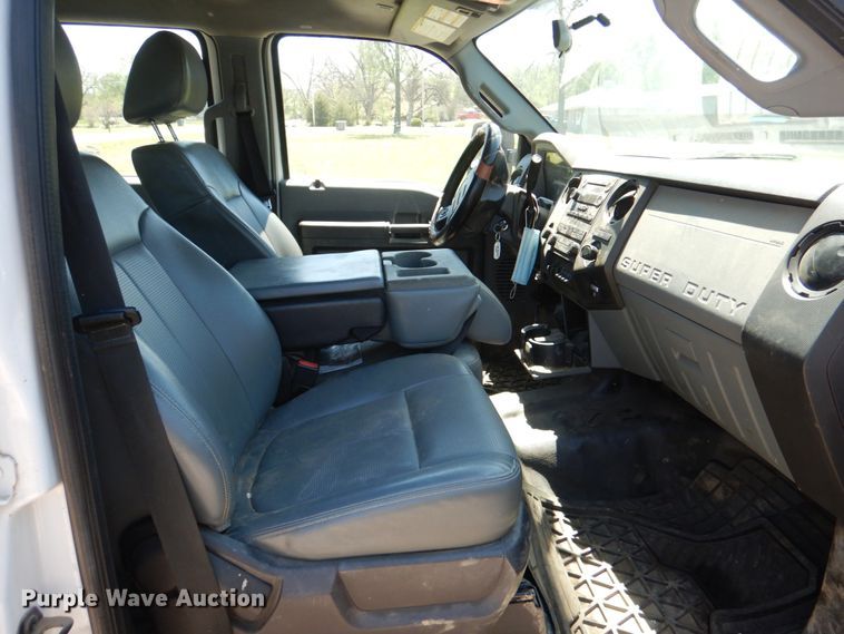 image for item DK5572 2016 Ford F550 Super Duty  Crew Cab flatbed truck