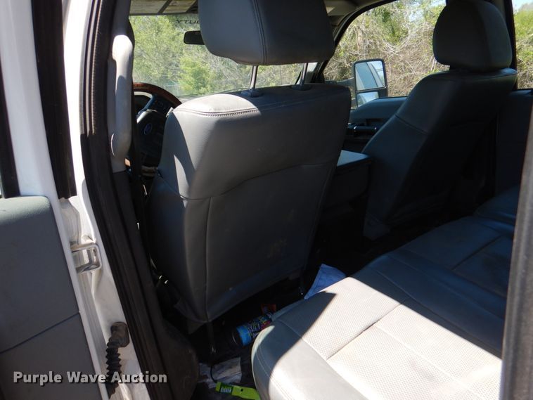 image for item DK5572 2016 Ford F550 Super Duty  Crew Cab flatbed truck