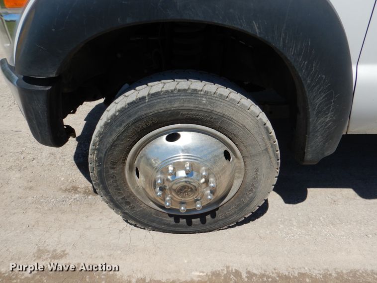 image for item DK5572 2016 Ford F550 Super Duty  Crew Cab flatbed truck