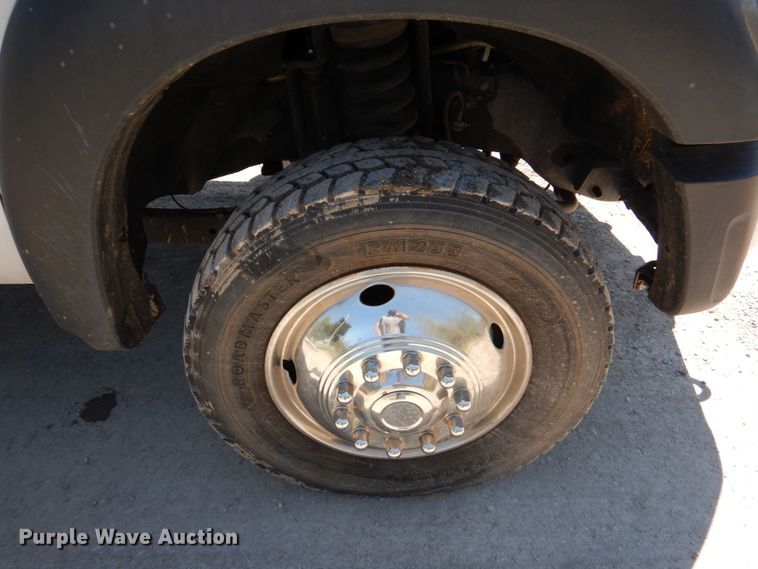 image for item DK5572 2016 Ford F550 Super Duty  Crew Cab flatbed truck