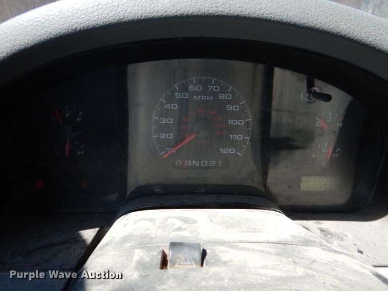 image for item DK5573 2006 Ford F150 XL  pickup truck