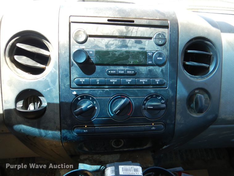 image for item DK5573 2006 Ford F150 XL  pickup truck