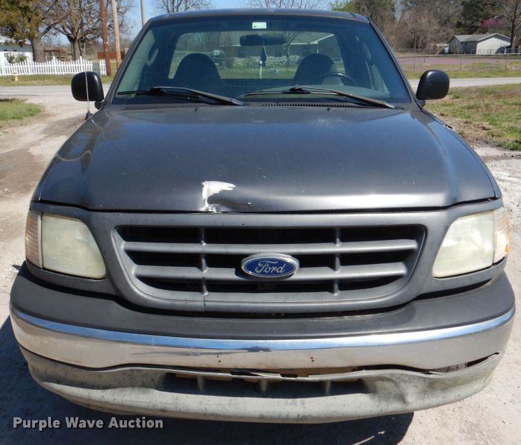 image for item DK5574 2003 Ford F150 XL  pickup truck