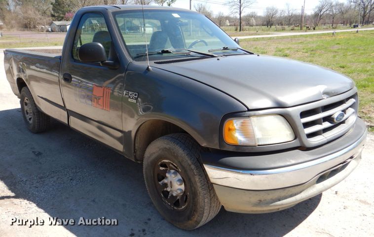 image for item DK5574 2003 Ford F150 XL  pickup truck