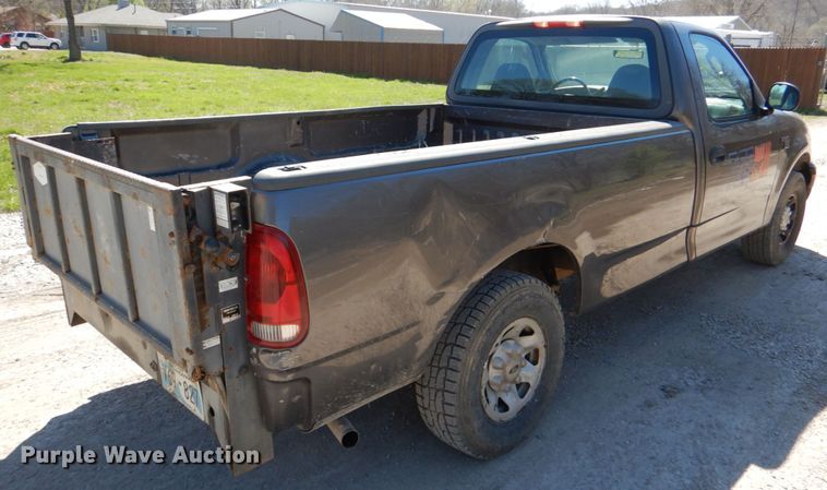 image for item DK5574 2003 Ford F150 XL  pickup truck