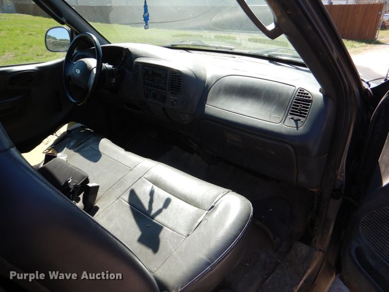 image for item DK5574 2003 Ford F150 XL  pickup truck