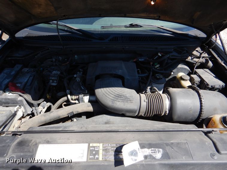 image for item DK5574 2003 Ford F150 XL  pickup truck