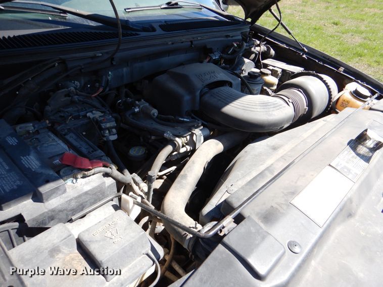 image for item DK5574 2003 Ford F150 XL  pickup truck