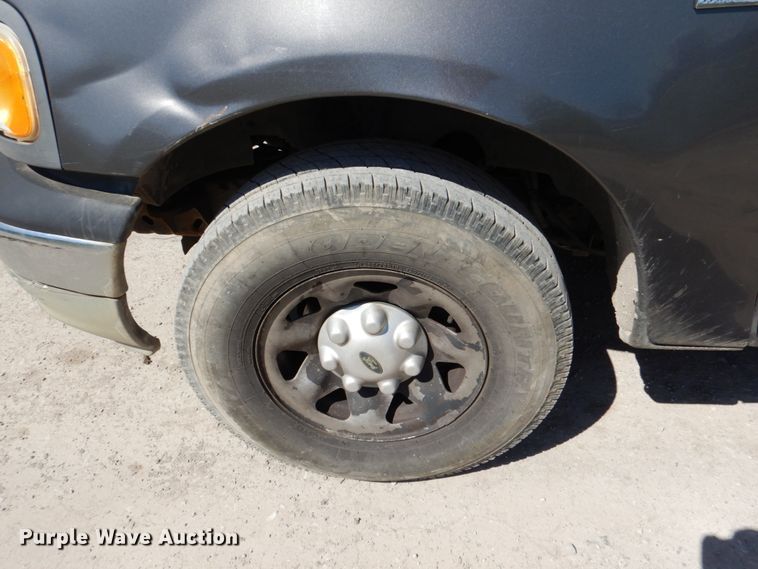 image for item DK5574 2003 Ford F150 XL  pickup truck