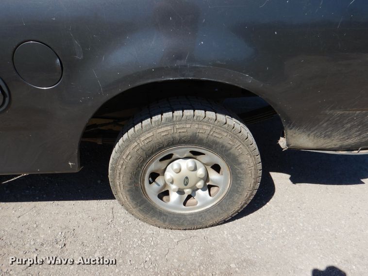 image for item DK5574 2003 Ford F150 XL  pickup truck