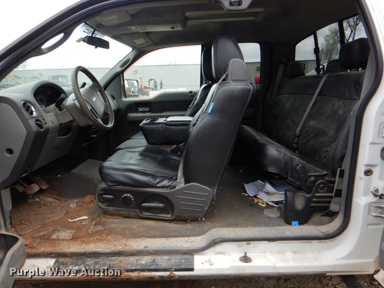 image for item DK5575 2004 Ford F150 XLT  SuperCab pickup truck