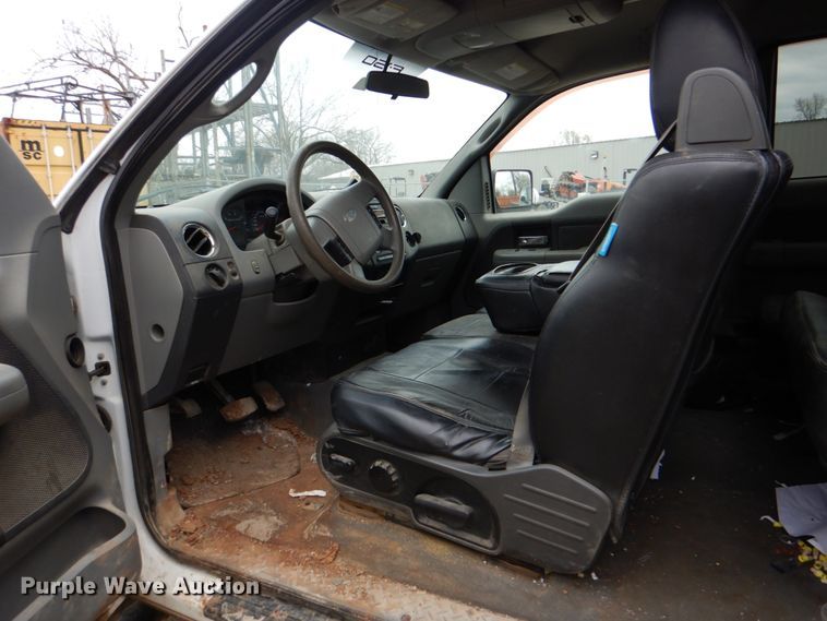 image for item DK5575 2004 Ford F150 XLT  SuperCab pickup truck