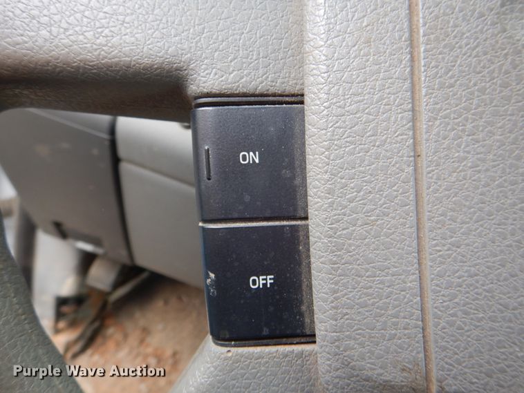 image for item DK5575 2004 Ford F150 XLT  SuperCab pickup truck